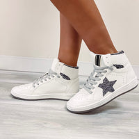 Rue Star Sneakers